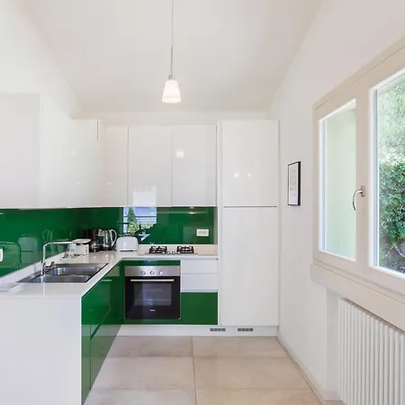 Palladini With Pool トッリ・デル・ベーナコ