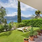 Palladini With Pool 托里德尔贝纳科